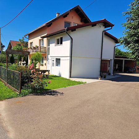 Apartman Dorijan Rakovica Exterior foto